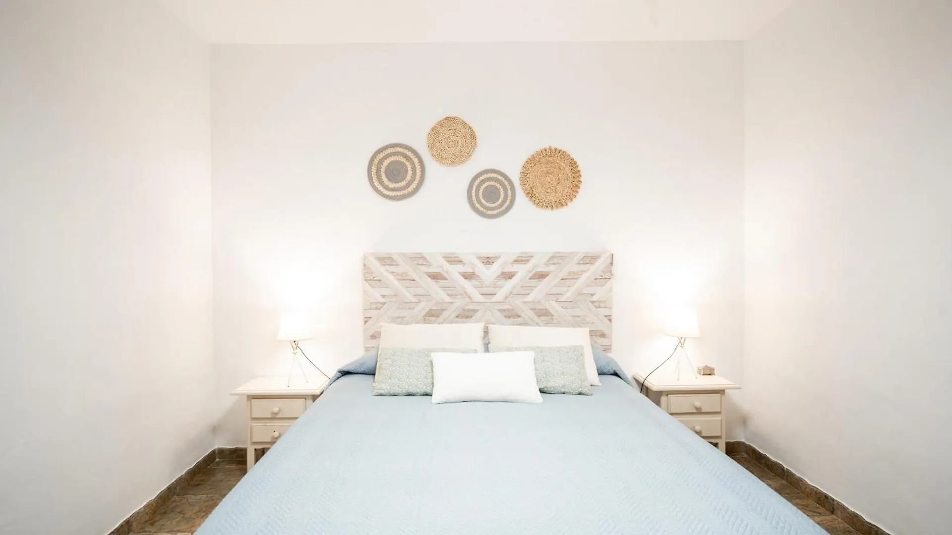Apartamentos Casamonteymar 베예데라프론테라